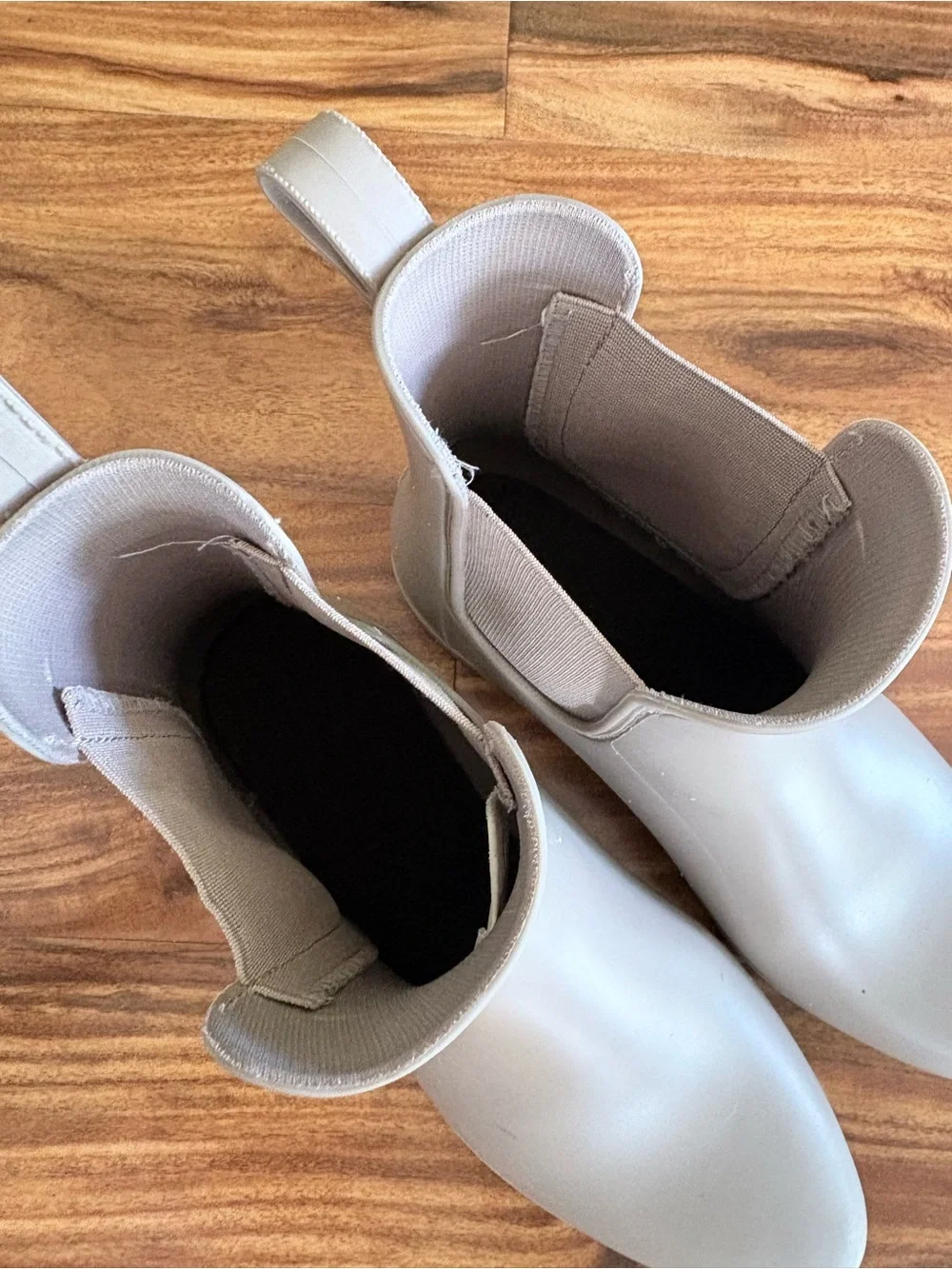 Women’s Neutral Beige Ankle Height Rubber Rain Boots Size 7 Shoes